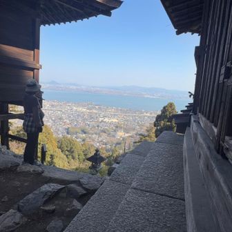 スマホを立て掛けてタイマー自撮りを📱 笑