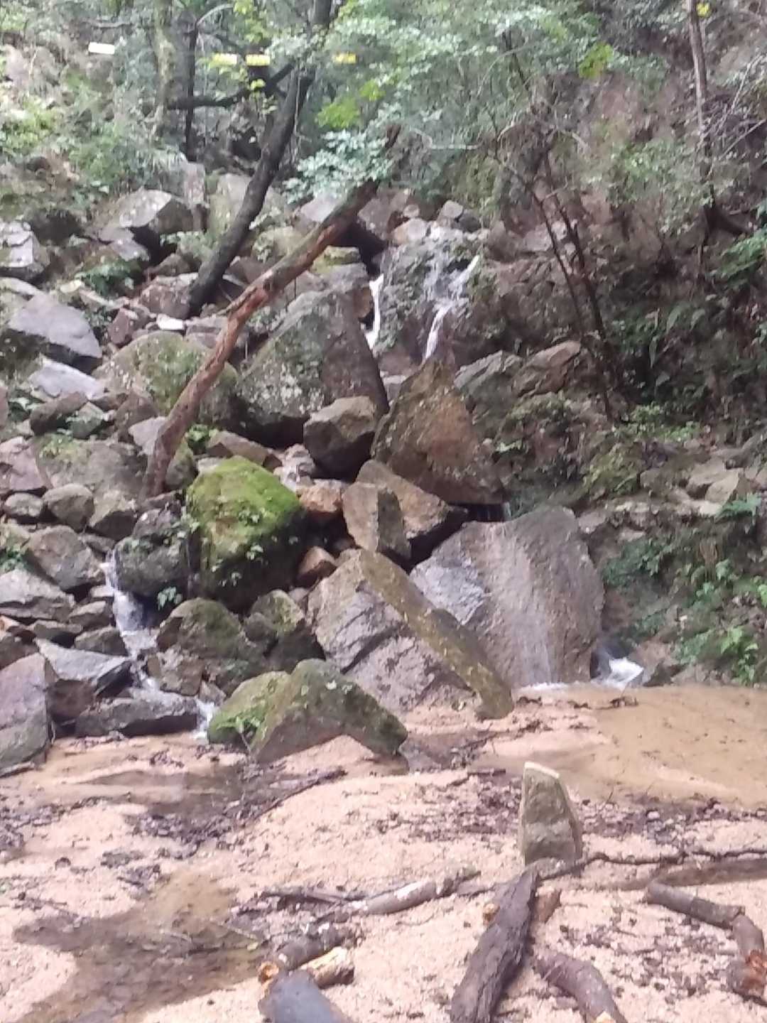 取り付きも、結構な水量でした。😃