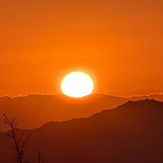 きれいな初日の出ですね。
今年も元気に過ごせますように🙏