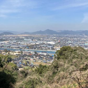 やーっとの眺望✨防府市内です！
楞厳寺山と佐野山が居ますねー⛰️