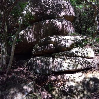 三国岩。思ってたより大きかった