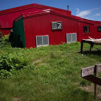 栂海山荘にとうちゃこ
布団がある無人小屋