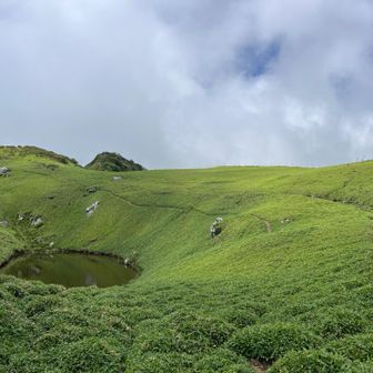 山頂まで一気に登れる気がせず、少し頭痛あり、ヒュッテ側で休憩取ると復活‼️