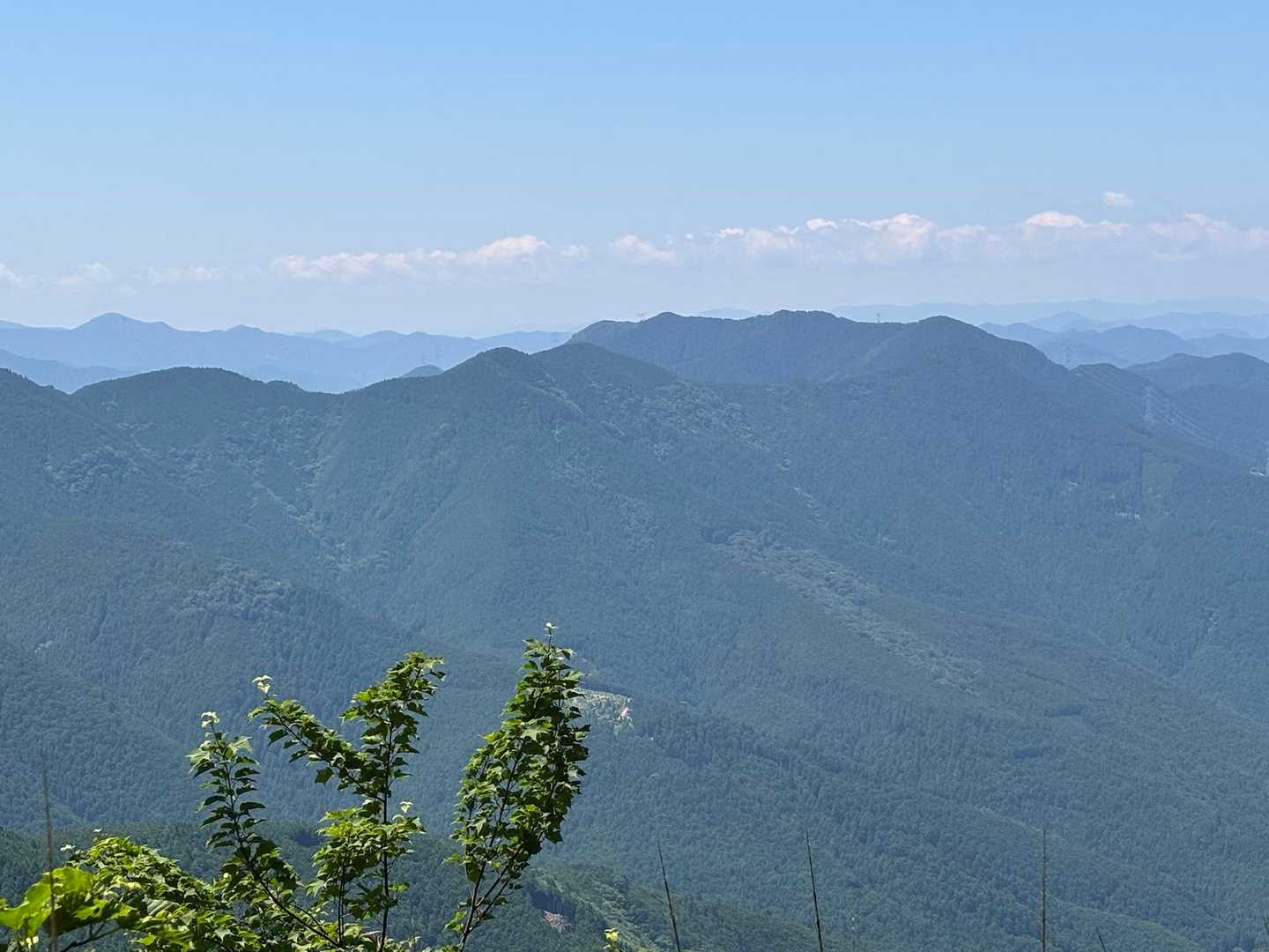 西に『扇形山』