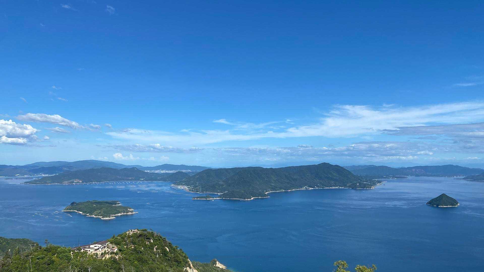 山頂は安定の絶景👍
特に今日はよく見える。
