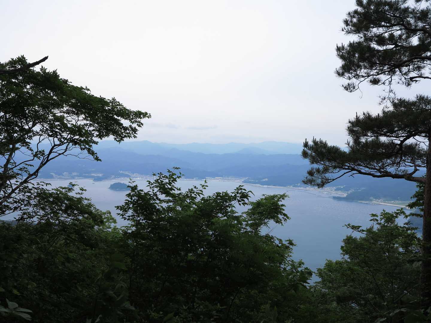 山田湾を望む