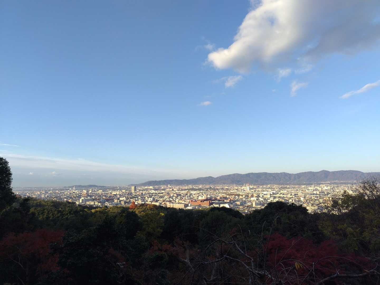 途中、京都南部が一望できる場所にでます