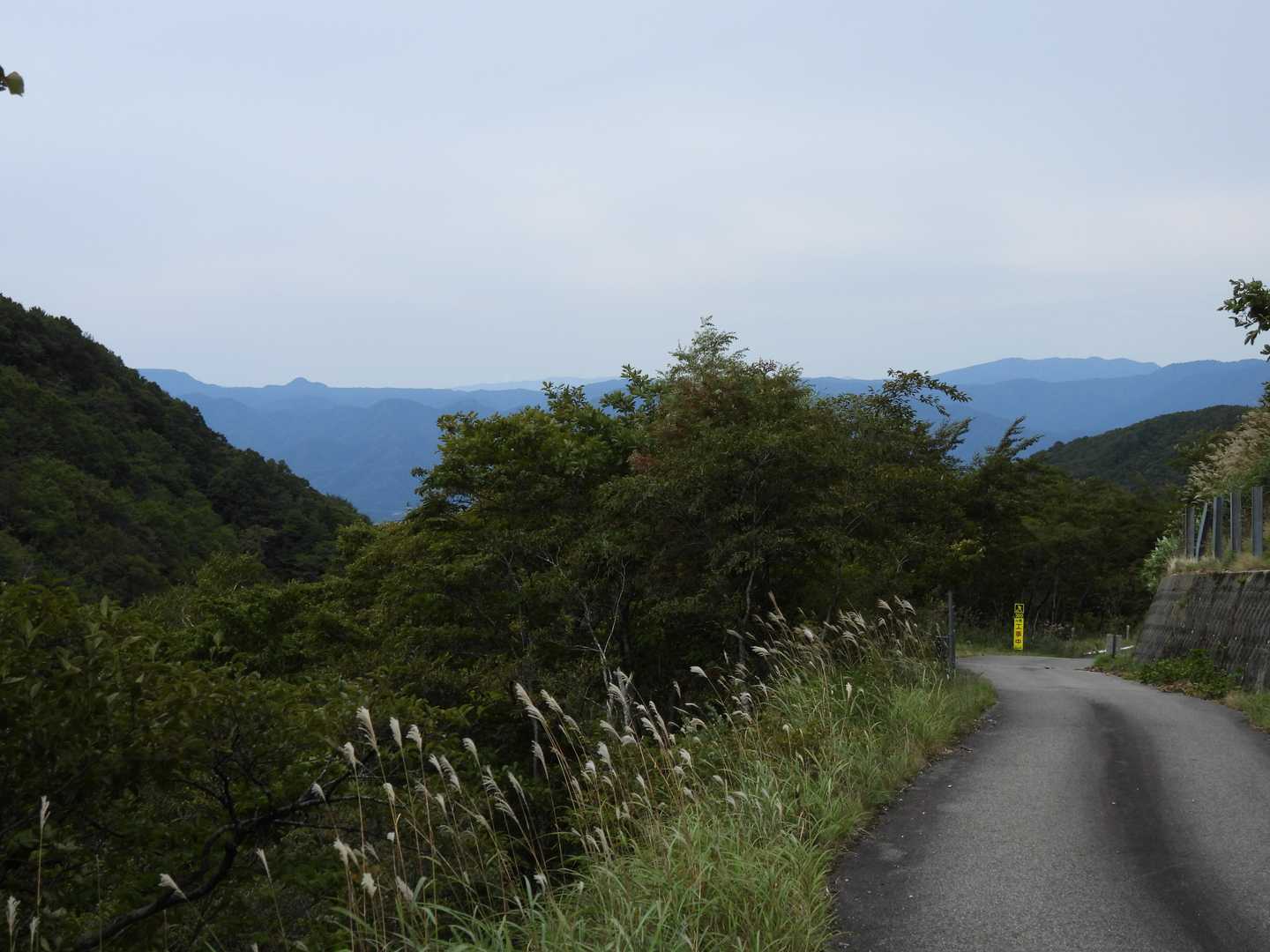 長い車道歩き。
お疲れ様です。