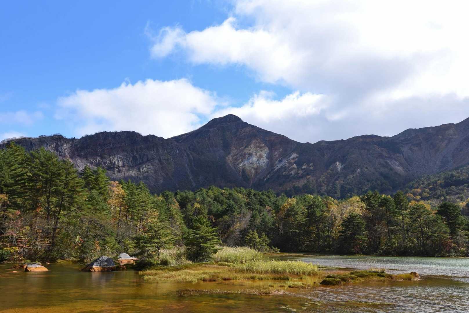 猪苗代登山口-赤埴山-磐梯山-裏磐梯スキー場登山口-裏磐梯 縦走コースの写真
