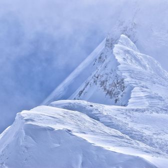 鳥海山・七高山・笙ヶ岳 なんじゃこりゃー！
これから御浜から稲倉岳へつながる蟻の門渡り💀🐜