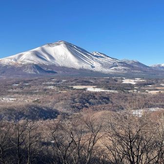 二度上峠から雪化粧した浅間