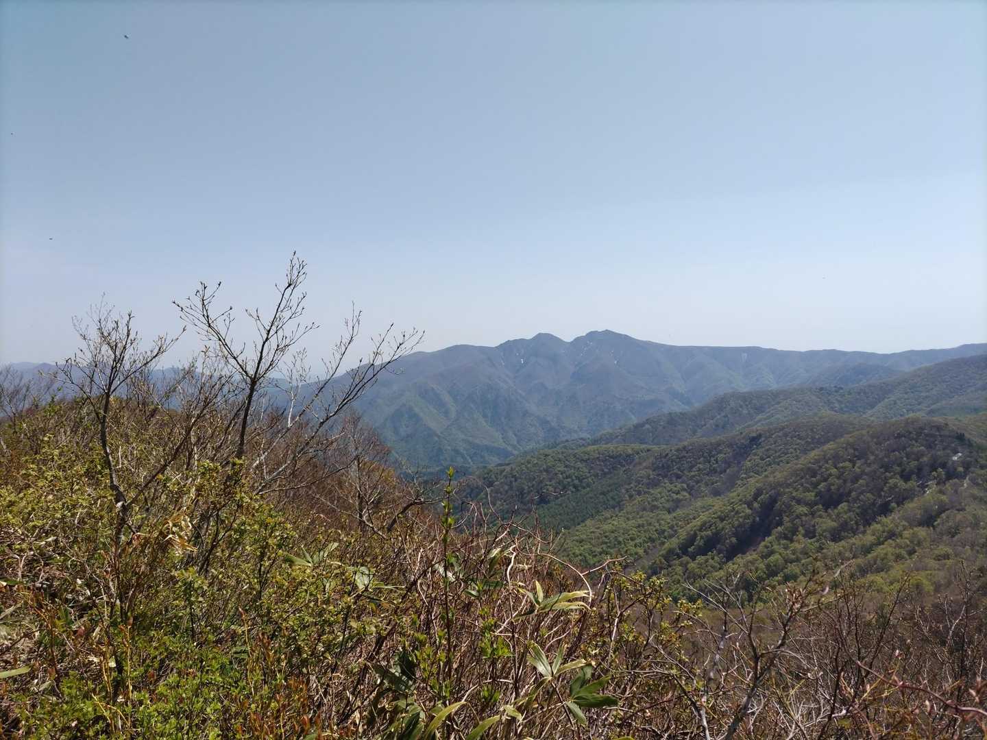 瀧山山頂でみた雁戸山