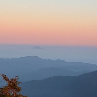 西側に先っぽ恵那山