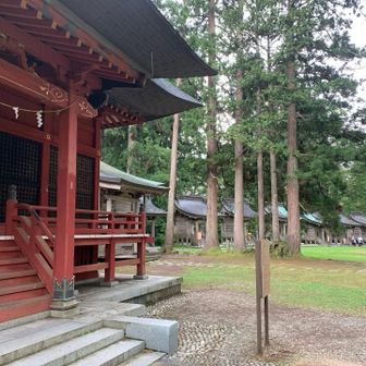 羽黒山頂はこの辺かな