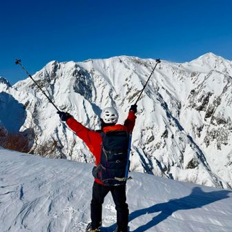 全員（4人）で上りきった所で少し休憩…皆さん時間的に、帰りのリフト（アルペンクワッド）15:00を考えると唐松岳は無理な事を認識