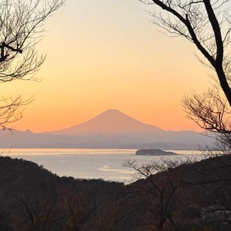 富士山と夕焼けと江ノ島。
癒される。