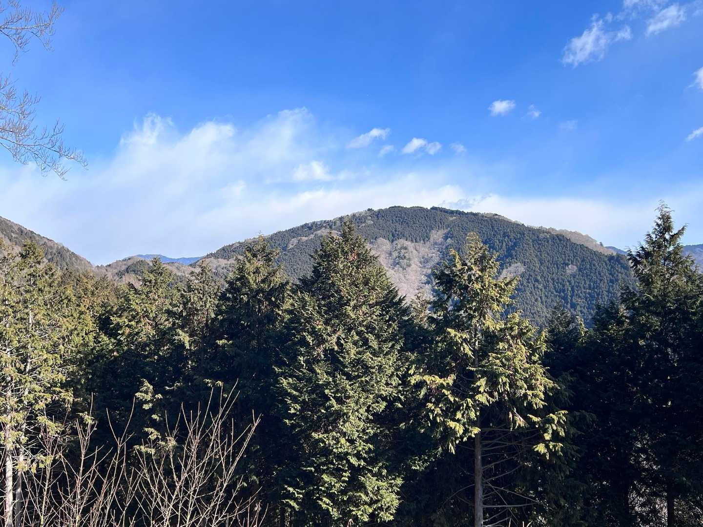 歩いてきた三石山ですかね