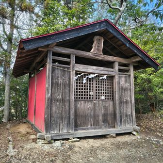 山頂の虎丸神社