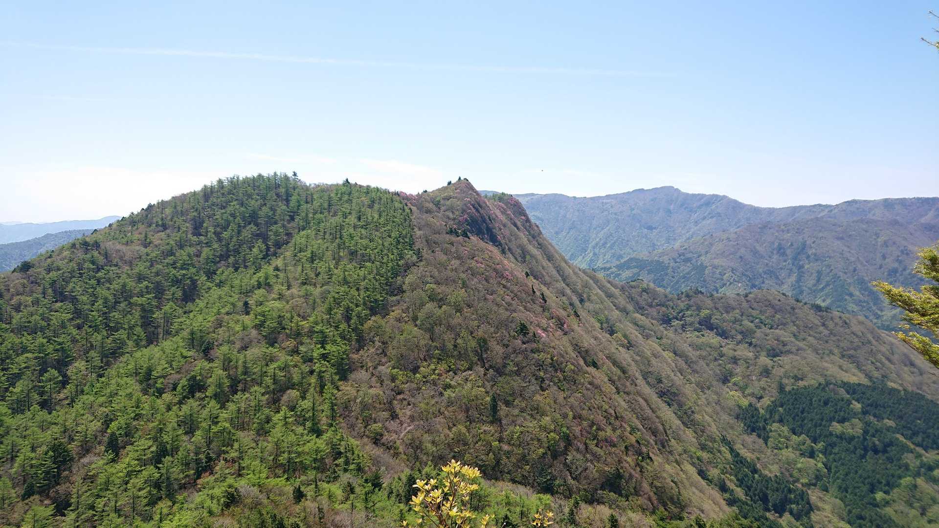 振り返って、さっきまで登っていた綱繰山