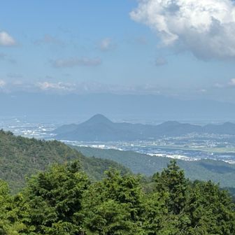 三上山に琵琶湖が見えました😊