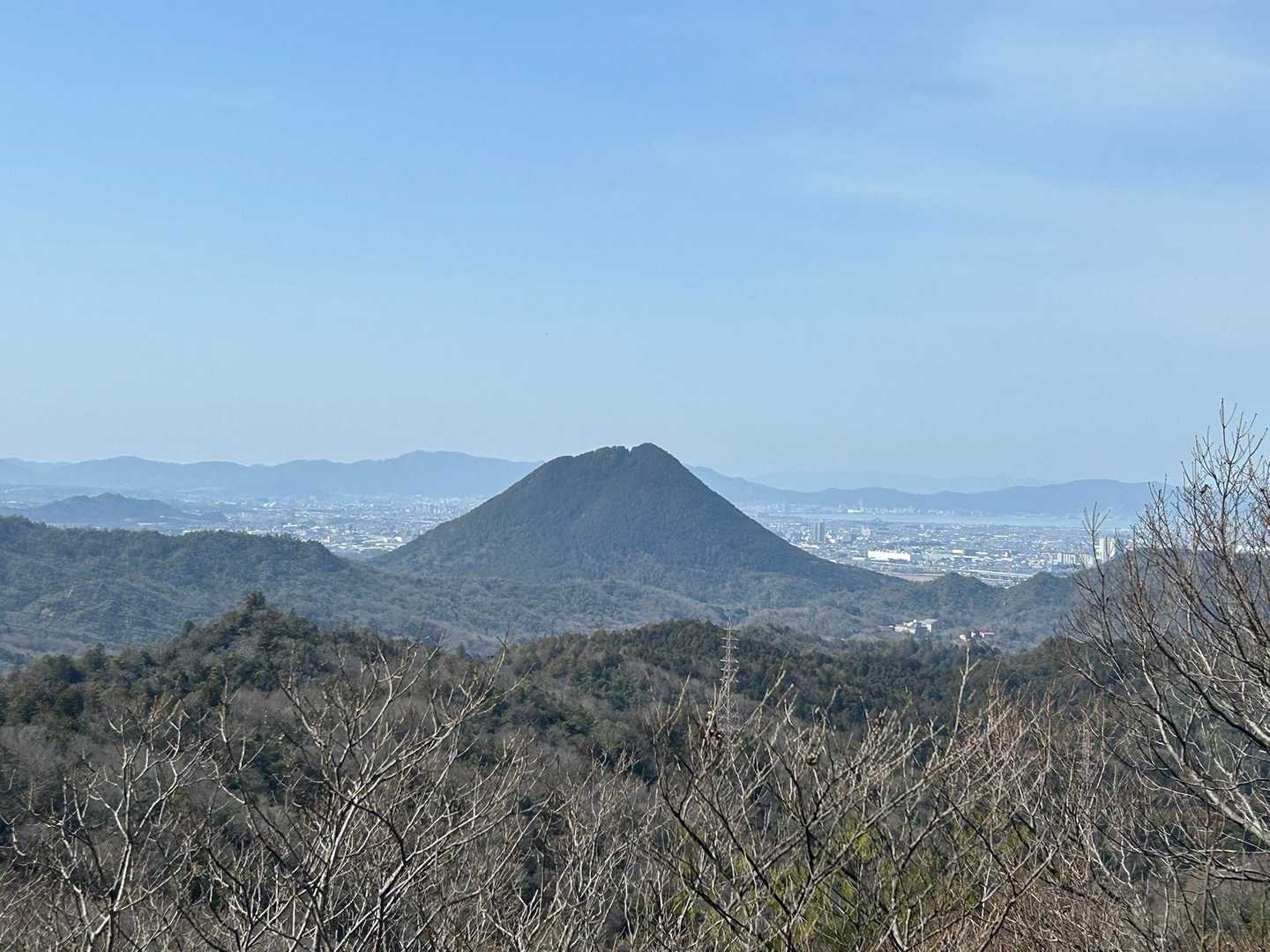 なんと‼️三上山がドーン‼️素晴らしい景色が見られました。