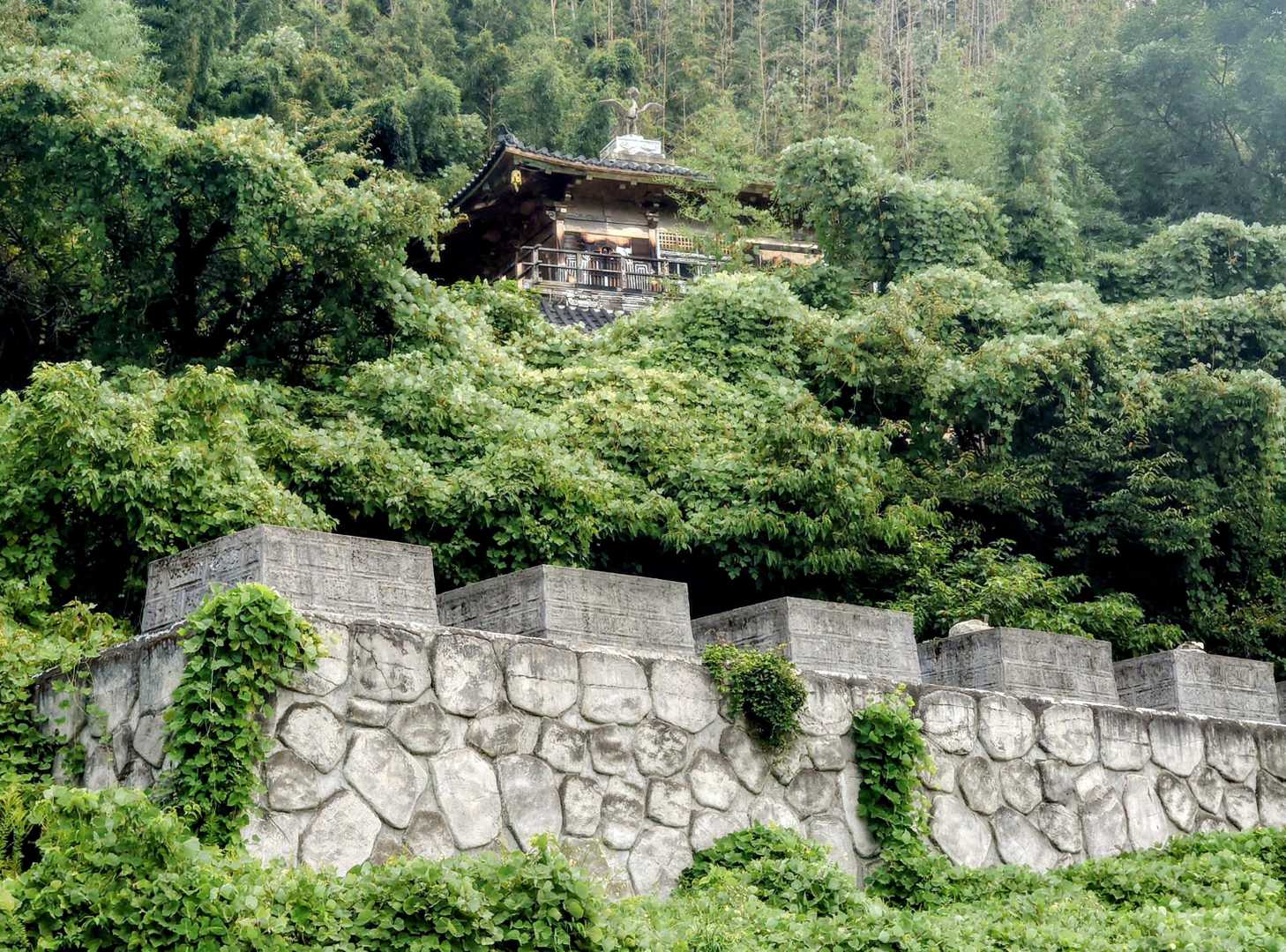 城以外にも建物が…。