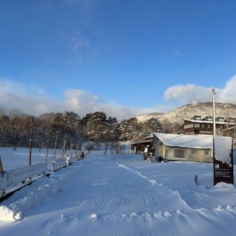 待機の中、30分ほどで青空になって来てソロの先行者が行かれたので出発〜今日の天気は遠征中で1番頑張る日😤