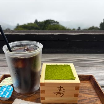 升ティラミス抹茶&アイスコーヒー😍肉眼ではうっすら下界も見えました