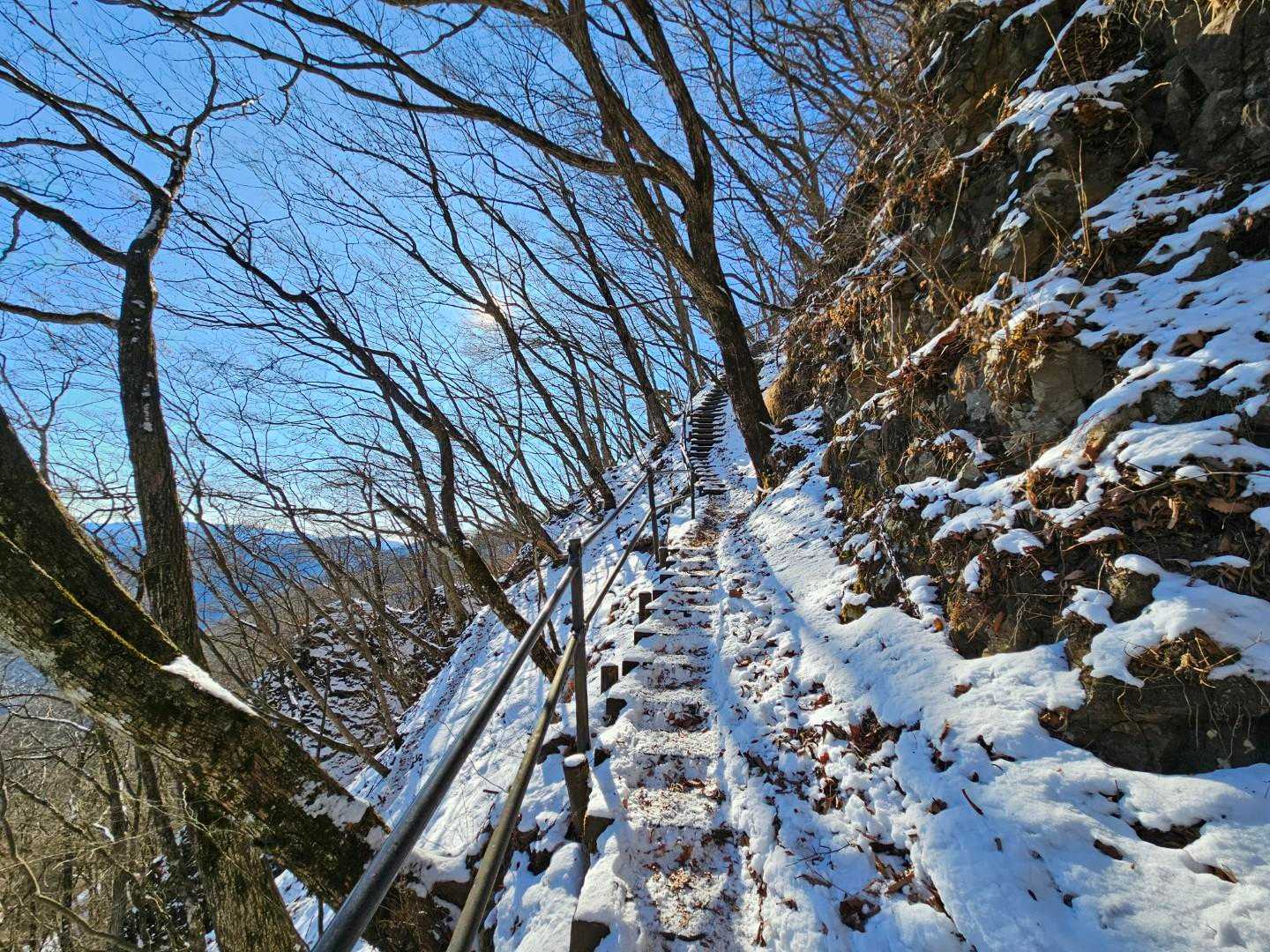 きつい階段