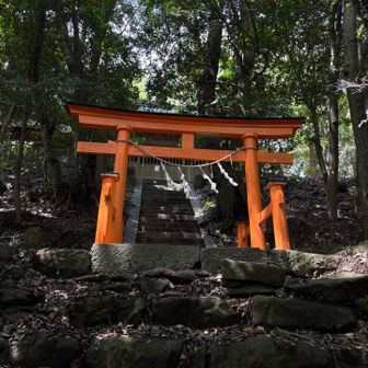村積神社の鳥居
赤が映える