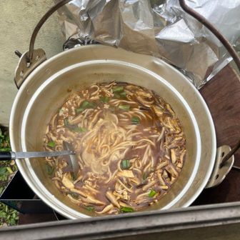 昼はカレーうどん
気温が低いので中々、沸いてくれませんでした。