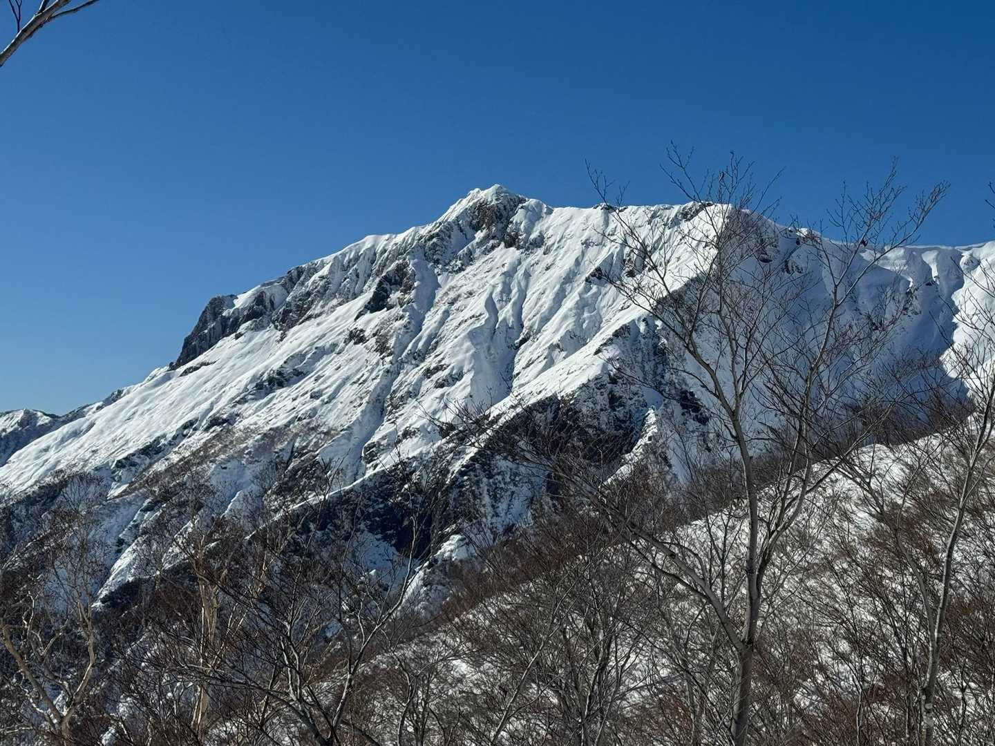 まないたぐら（俎嵓）を眺める。
複雑な気持ち。。