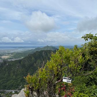 右田ヶ岳西峰
西目山・楞厳寺山が見えます☺️
