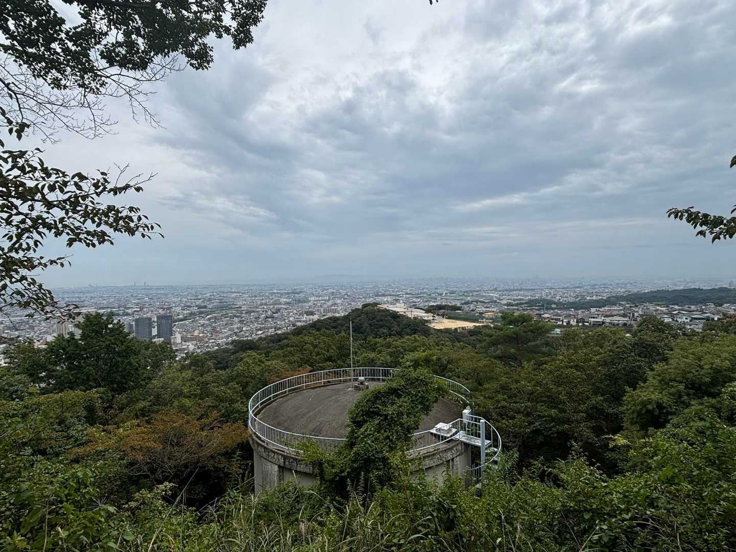 そんなこんなでタンク上へ。