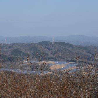 木が高く眺めはわずか　北東には大規模な太陽光発電所