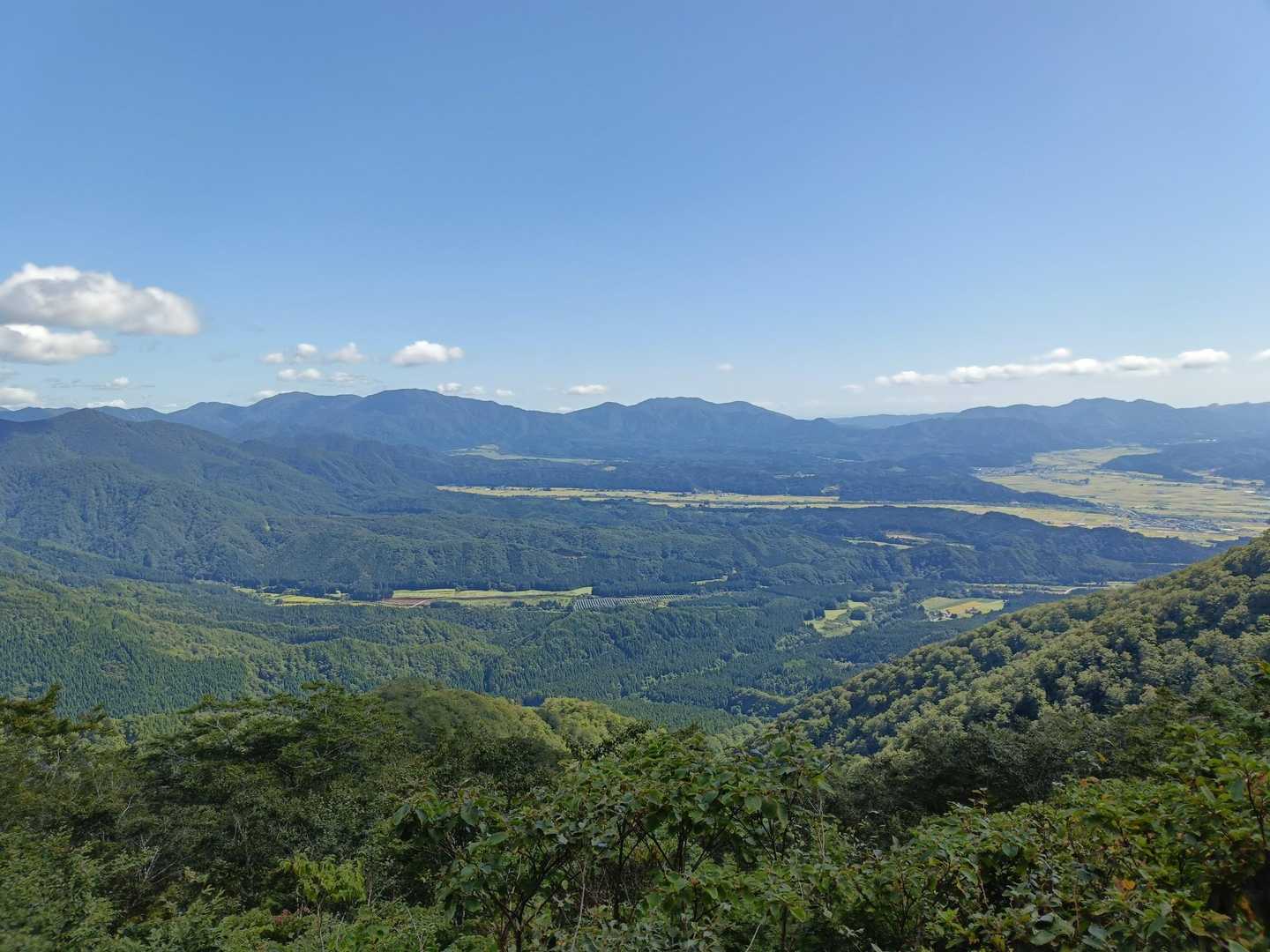 禿岳と宮城県方面