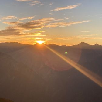 夕日を見てから戻ります
