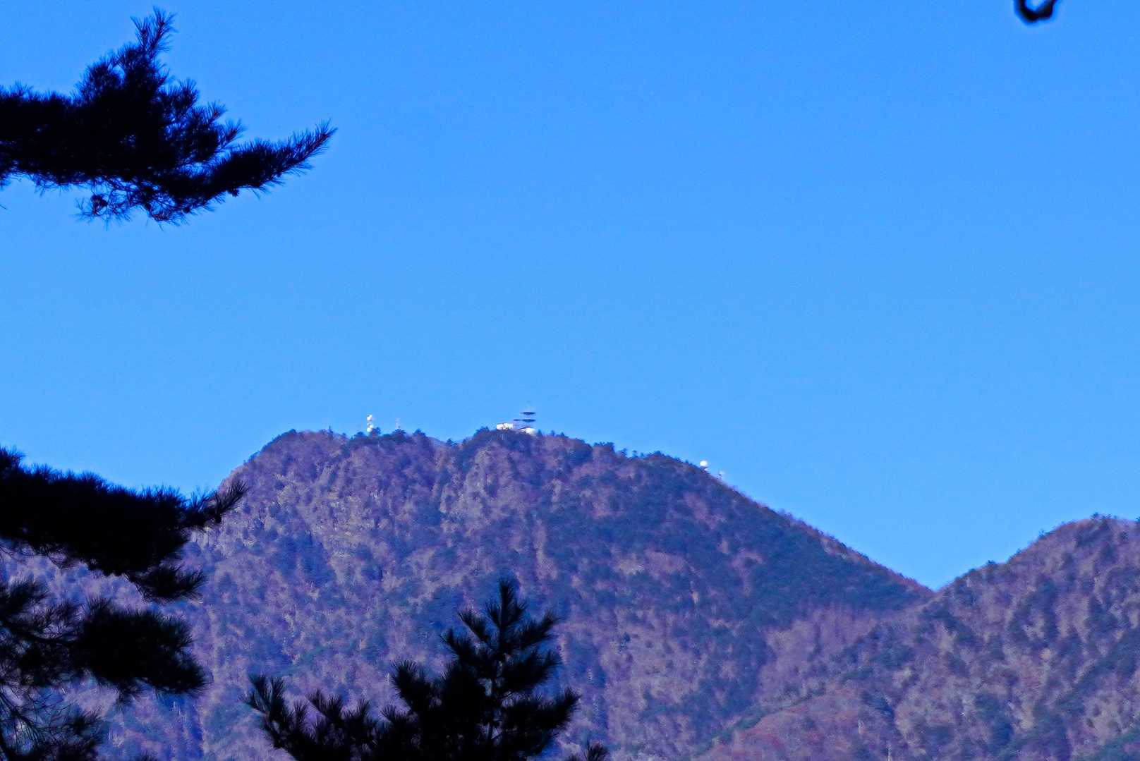 三ッ峠が 間近に良く見えます 🎵