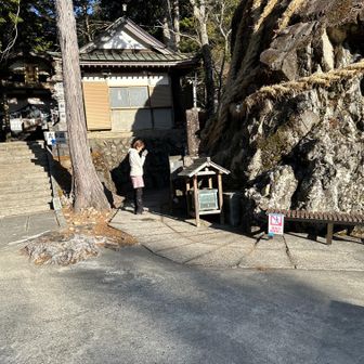 影嚮石は７周回りながらお願い事をします🙏昨年は道が崩落していて回れませんでした。