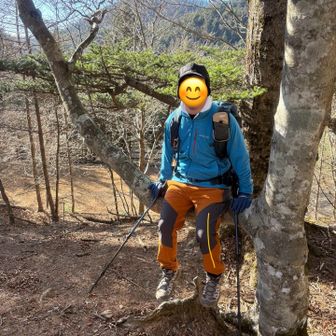 天狗の腰掛け的な
若いモデルに座ってもらいました(^^)