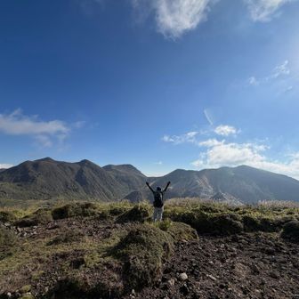 最高のview ‼︎ ⛰✨ 
めっちゃ絶景
思わず「ヤ〰️ッホ〰️！」って叫びたくなる😄
