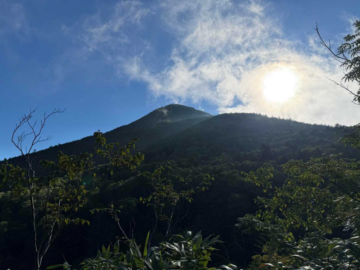 岩菅山が見えてきました👀
早い時間は天気持ちそうです。