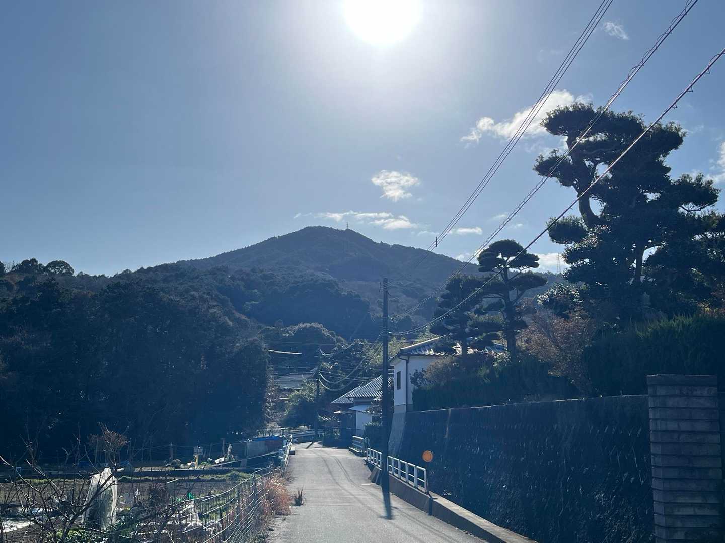 鐘撞山から一旦下山して叶岳登山口から登り返す