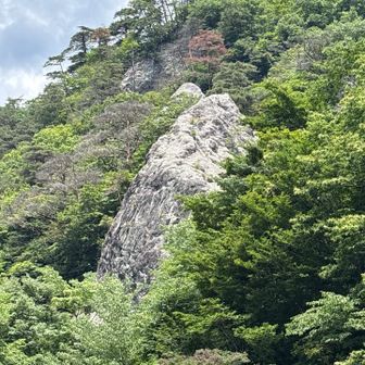 聖ケ岩🪨
ツルツルしていて、掴む所無さそう💦