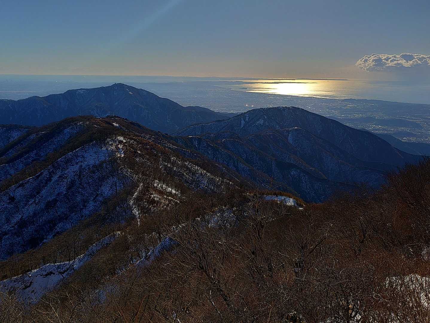 寄バス停-櫟山-栗ノ木洞-後沢乗越-鍋割山-小丸-花立ノ頭 縦走コースの写真