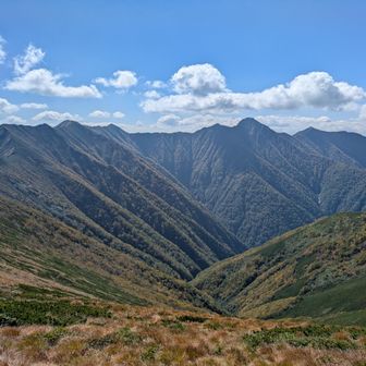 夏尾根の頭で一気に1839峰方面の視界が開けました。