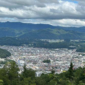 今日の高山市街地です♪もうじき🍁連休ですね🙌

次の土曜日を入れると㊗️シルバーウィーク5連休！
飛騨高山は観光客で大混雑の満員御礼になりそう🈵