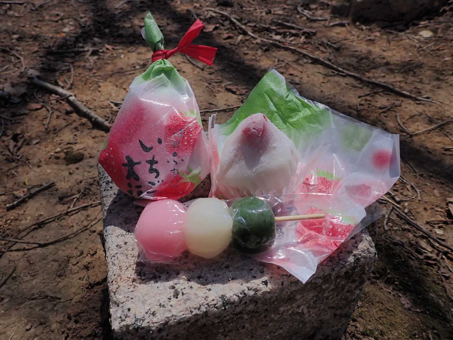 河田ふたばさんのいちご大福と花見だんご