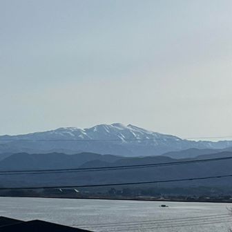 柴山潟と白山✨
片山津温泉のシンボル！
湖面の色が変化する景勝地なんだって！