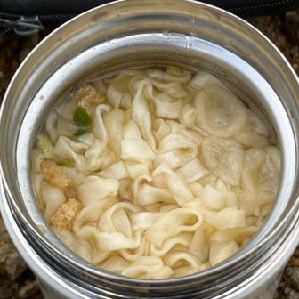 スープポットでカップ麺
こっちの方が冷めないと思う